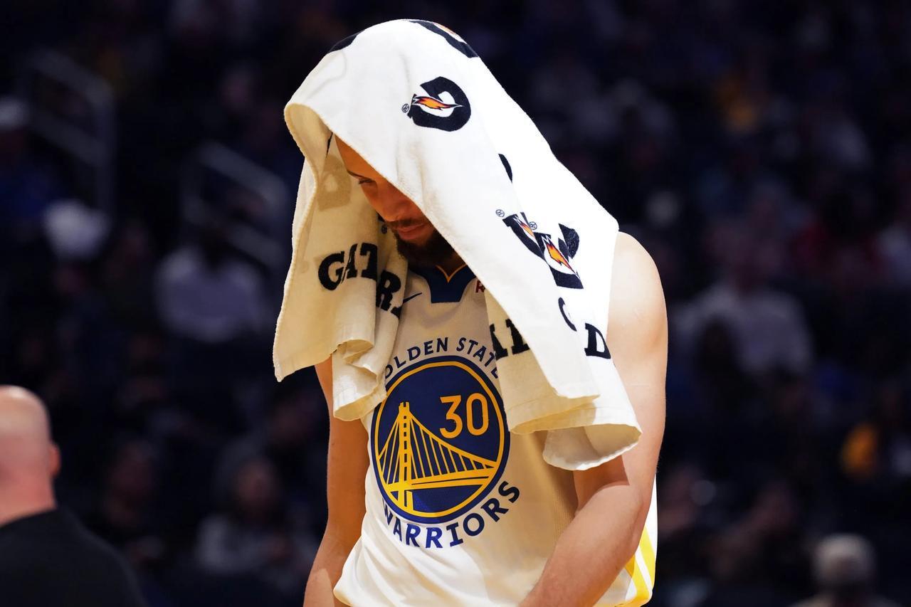 kaiyun-净效率-2.3，每场自挖一坑，科尔视而不见！勇士首发变阵已有答案